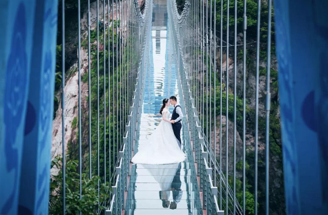 浪漫七夕·天橋之吻！馬仁奇峰景區憑借結婚證免費入園！