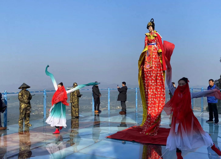 新年到！真·天空之境遇見高桿女神，千副春聯免費送！